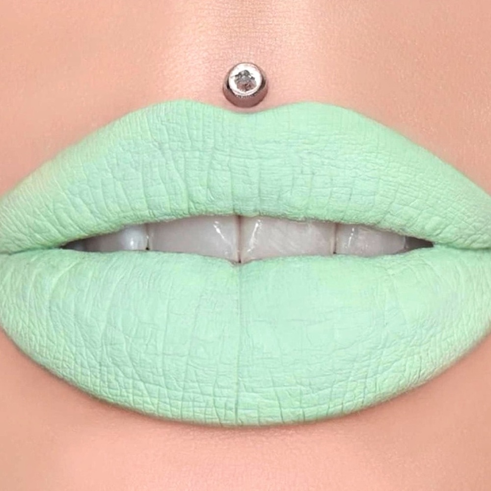 💄 NIB New Jeffree Star High Society Green Velour Lipstick Liquid Makeup